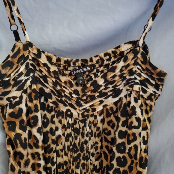 572- Express Spaghetti Strap animal print top elastic at hem v-neck size small - Picture 5 of 12